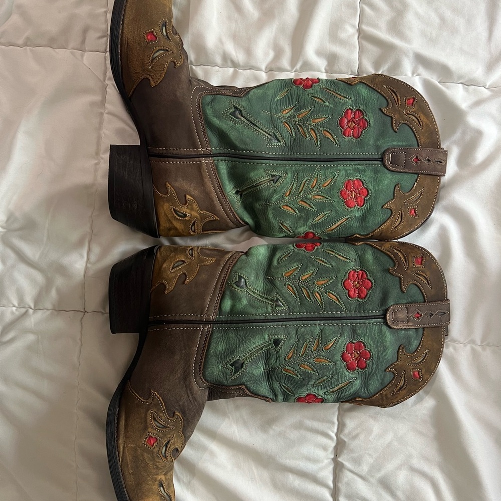 Laredo Embroidered Cowboy Boots - Picture 3 of 11